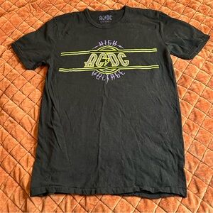Lucky brand men’s ac/dc tee shirt